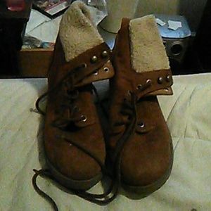 brown boots